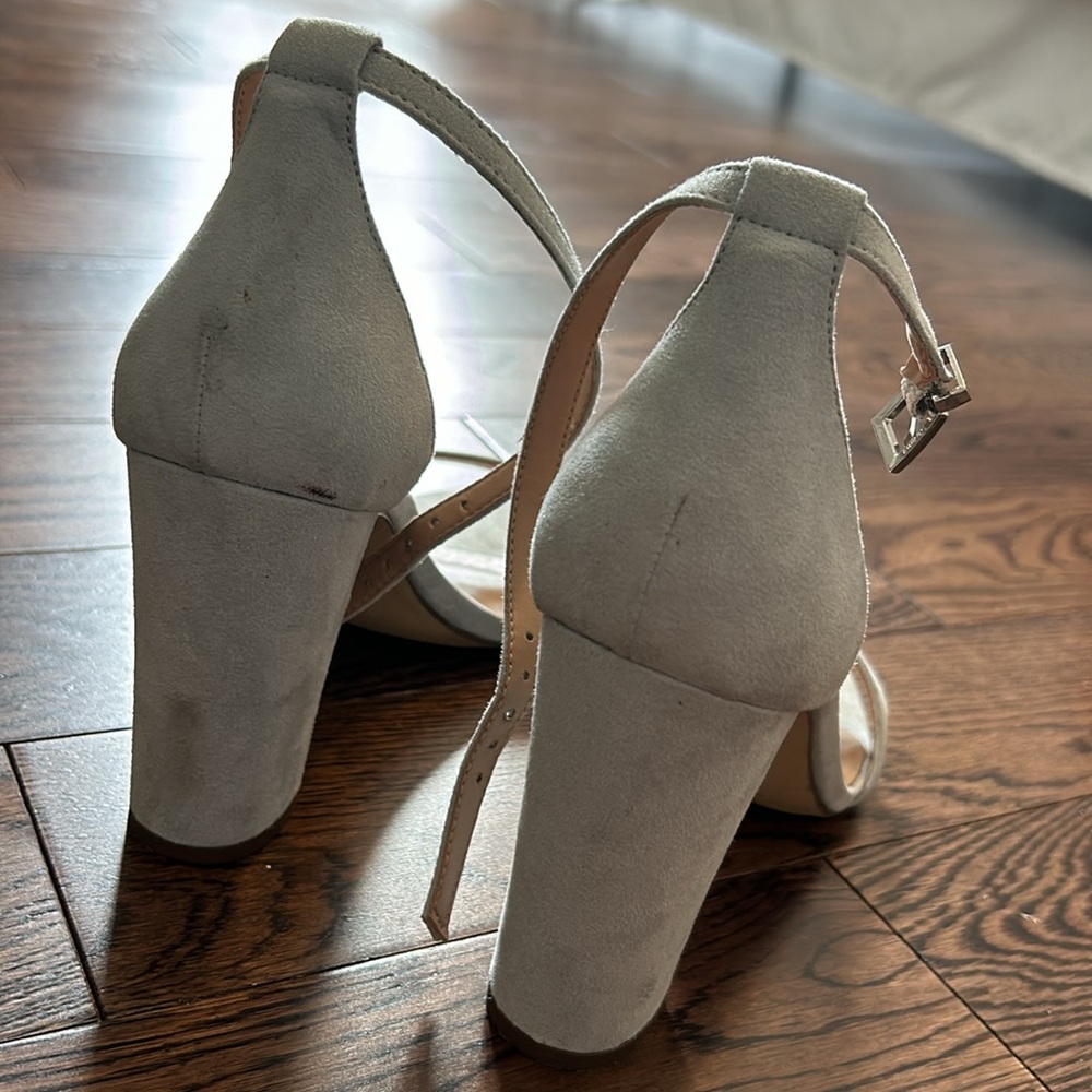 Heels - Picture 7 of 7
